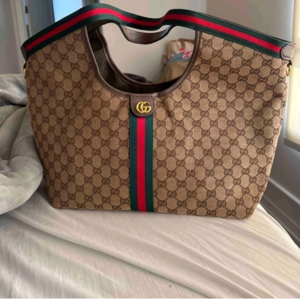 Gucci Giglio Handbag And Pouch - Picture 3 of 12